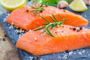 Salmon fillet in a man's diet with decreased libido